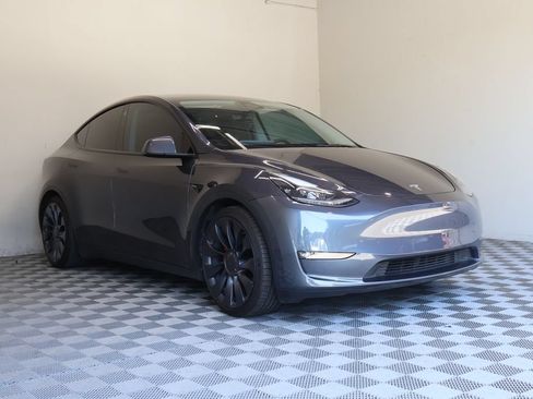 Used 2022 Tesla Model Y Performance AWD/4WD image 6