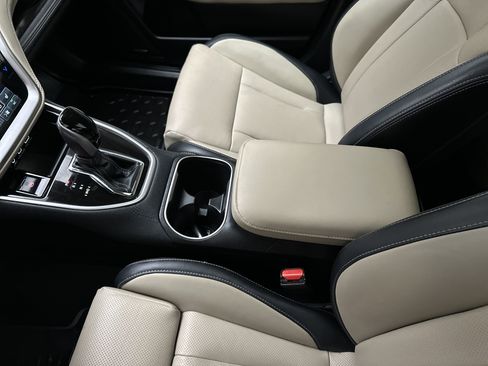 Used 2023 Subaru Outback Limited image 41