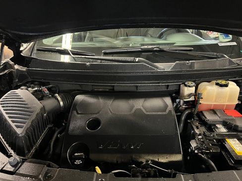 Used 2018 Chevrolet Traverse LT image 20