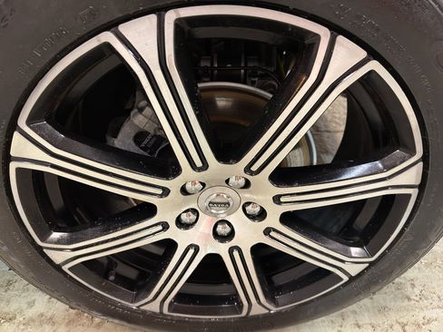 Used 2018 Volvo XC60 T5 Inscription w/ Convenience Package image 35