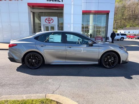 Used 2026 Toyota Camry SE w/ Convenience Package FWD image 3