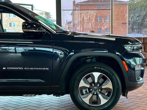 Used 2024 Jeep Grand Cherokee Limited 4xe image 15