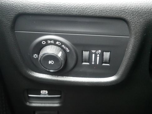 New 2025 Jeep Grand Cherokee L Limited w/ Black Appearance Package image 18