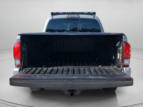 Used 2019 Toyota Tacoma TRD Sport image 38