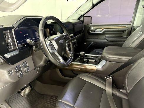 Used 2024 Chevrolet Silverado 1500 LT Trail Boss w/ LT Trail Boss Premium Package image 22