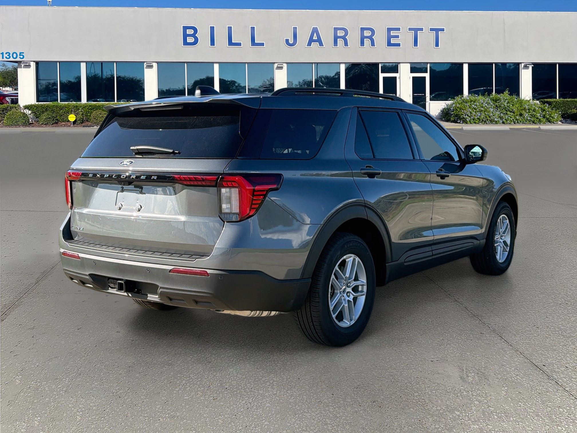 New 2027 Ford Explorer Active RWD image 4