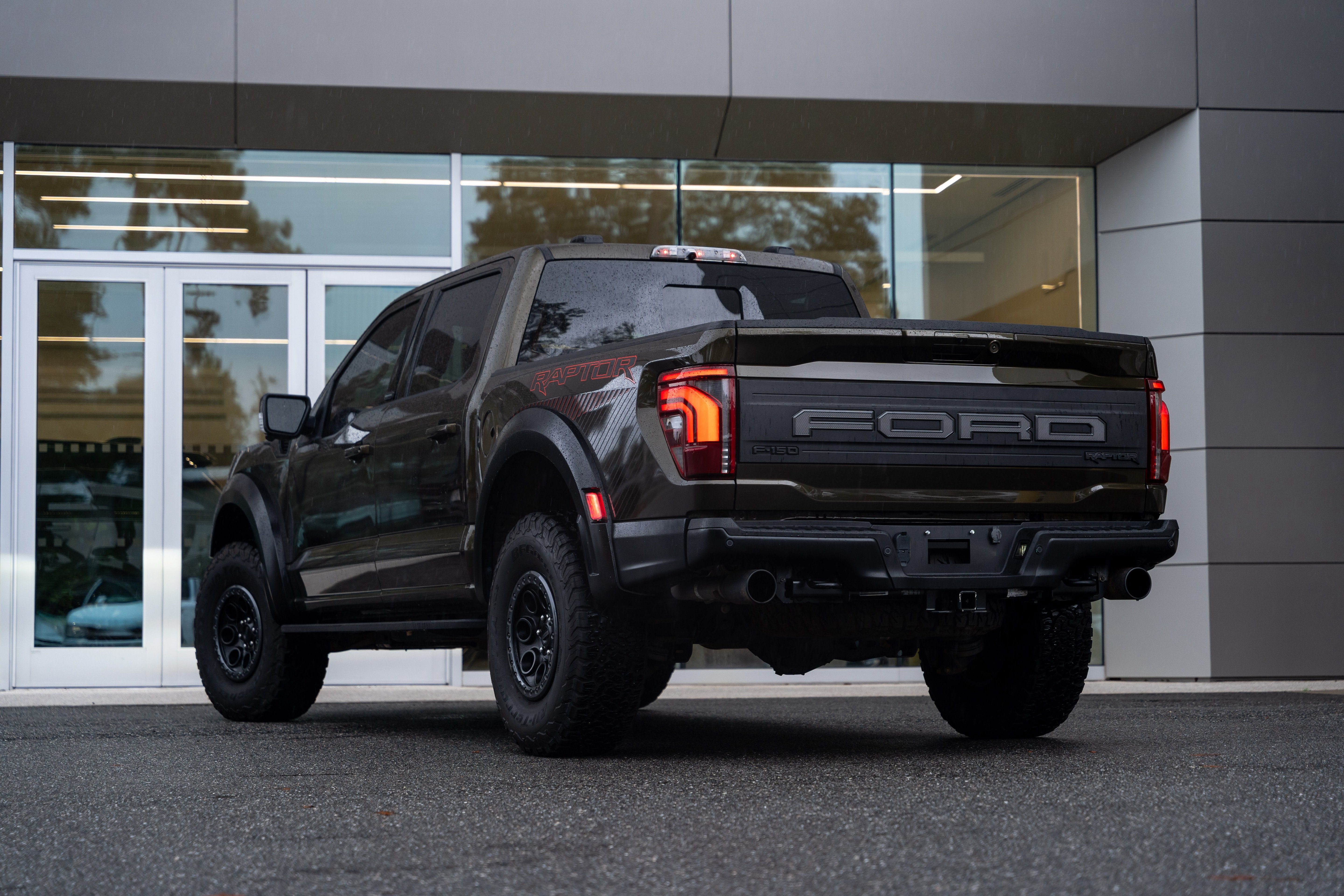 Used 2025 Ford F150 Raptor AWD/4WD image 7