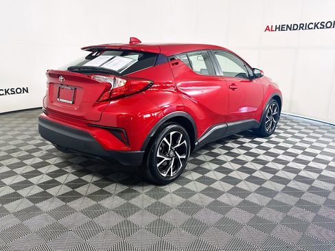 Used 2021 Toyota C-HR XLE image 3