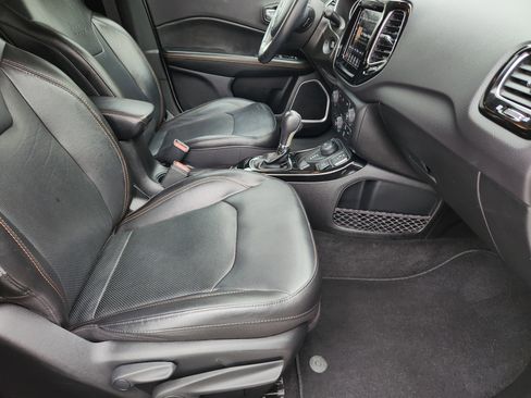 Used 2019 Jeep Compass Limited AWD/4WD image 16