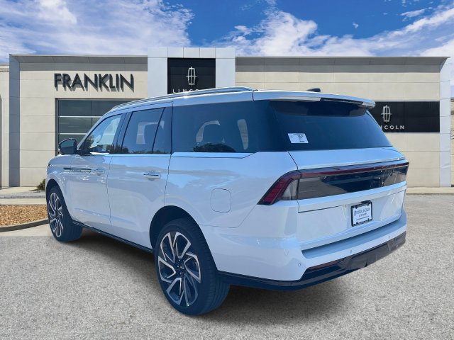 New 2027 Lincoln Navigator Reserve AWD/4WD image 5