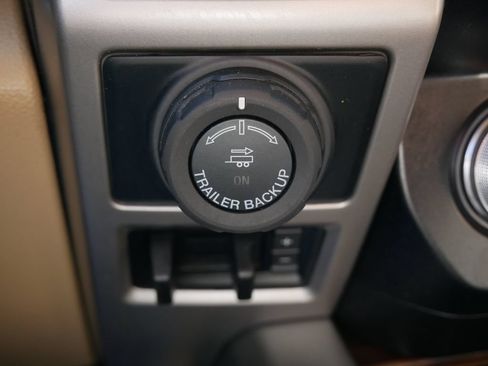 Used 2019 Ford F150 Lariat w/ Equipment Group 502A Luxury AWD/4WD image 24