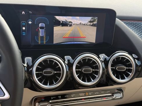 Used 2025 Mercedes-Benz GLA 250 image 19