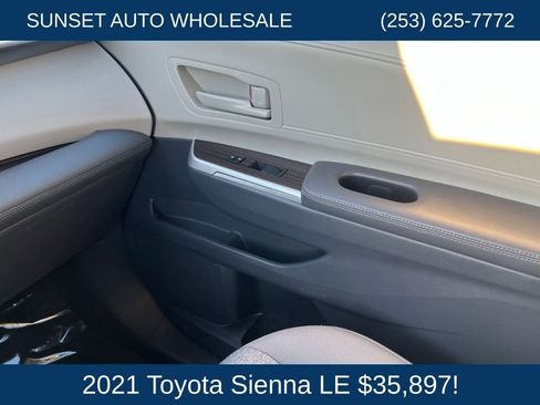 Used 2021 Toyota Sienna LE AWD/4WD image 26