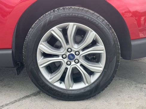 Used 2019 Ford Edge Titanium w/ Equipment Group 301A AWD/4WD image 31