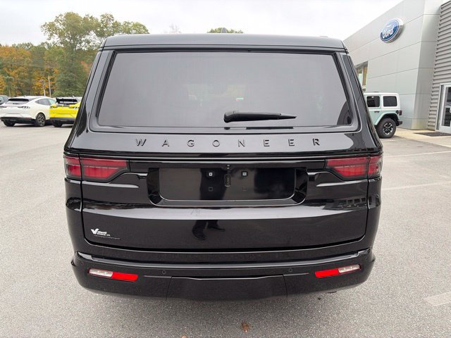 Used 2023 Jeep Wagoneer Series II AWD/4WD image 5