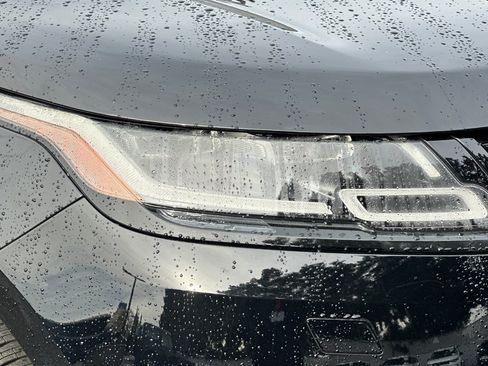 Used 2018 Land Rover Range Rover Velar R-Dynamic HSE image 12