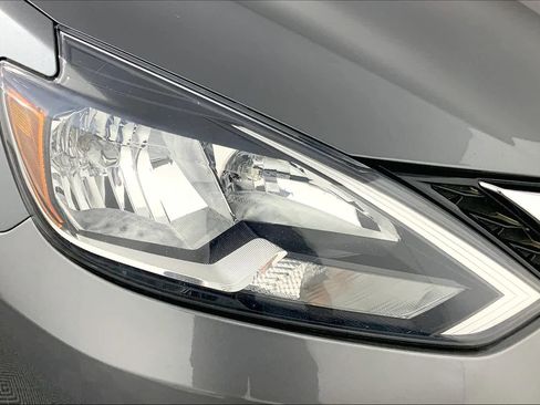 Used 2016 Nissan Sentra SV image 27