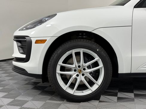 Certified 2026 Porsche Macan AWD/4WD image 12