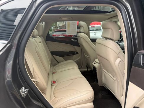 Used 2019 Lincoln MKC Select w/ Select Plus Package AWD/4WD image 31