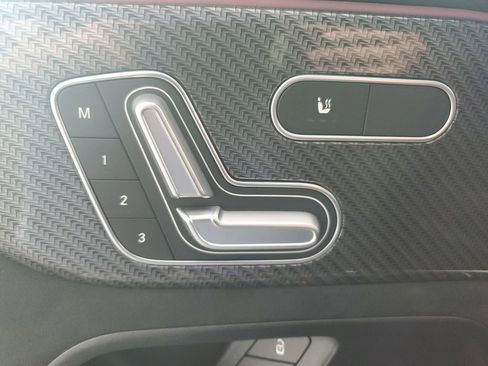 Used 2024 Mercedes-Benz GLB 250 image 29