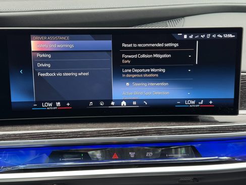 Used 2023 BMW 740i RWD image 33