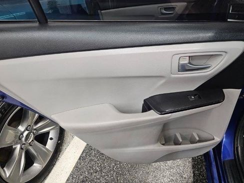 Used 2015 Toyota Camry SE FWD image 28