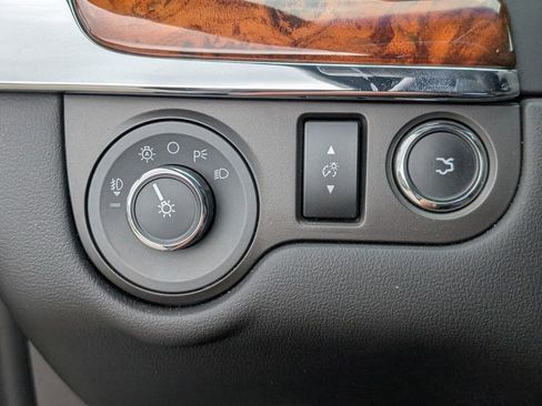 Used 2015 Lincoln MKS AWD w/ Equipment Group 201A image 26