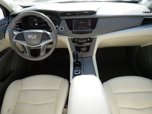 Used 2023 Cadillac XT5 Premium Luxury w/ Technology Package image 10