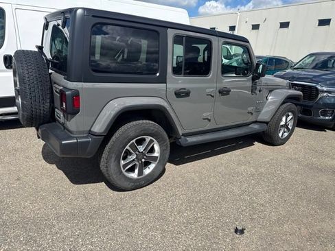 Used 2018 Jeep Wrangler Unlimited Sahara w/ Cold Weather Group AWD/4WD image 3