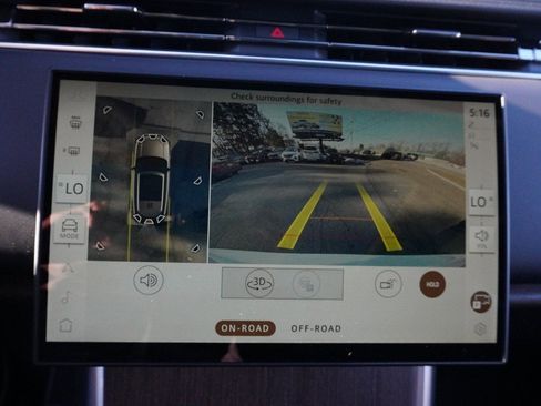 Used 2025 Land Rover Range Rover SE image 49