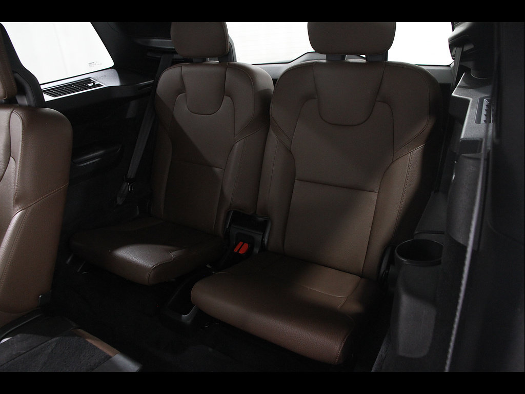 Used 2022 Volvo XC90 T6 Momentum w/ Climate Package AWD/4WD image 20