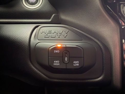 Used 2026 RAM 2500 Laramie AWD/4WD image 31