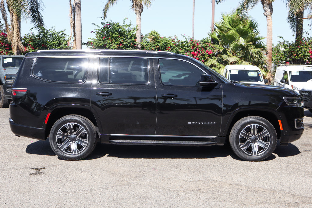 Used 2024 Jeep Wagoneer Series II w/ Flexible Seating Group RWD image 10