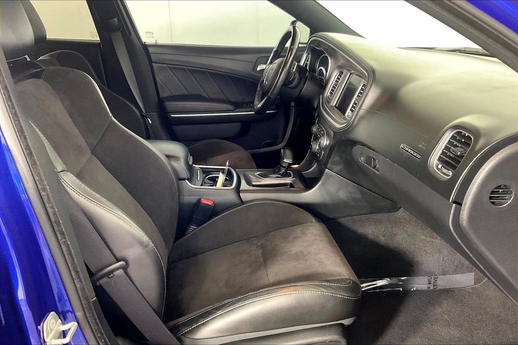 Used 2022 Dodge Charger R/T w/ Plus Group RWD image 9