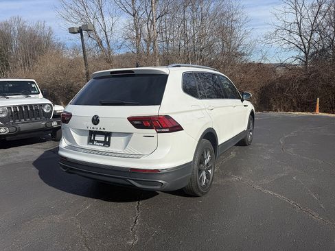 Used 2023 Volkswagen Tiguan SE image 6