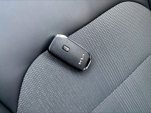 Used 2023 Kia Niro Wind w/ Wind Preserve Package image 29