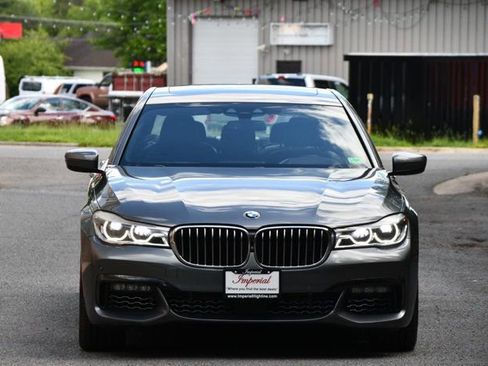 Used 2017 BMW 750i xDrive image 2