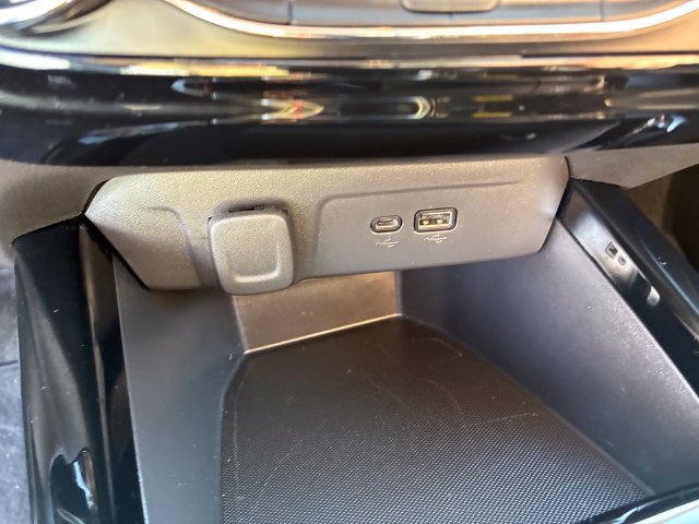 Used 2025 Chevrolet Trax ACTIV w/ Driver Confidence Package FWD image 27