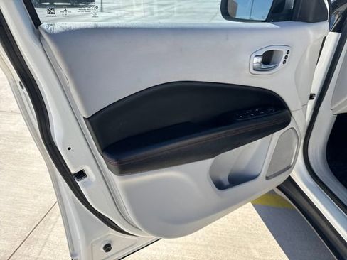 Used 2021 Jeep Compass Limited w/ Elite Exterior Group image 10