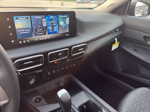 New 2026 Nissan Sentra SV w/ SV Convenience Package FWD image 20