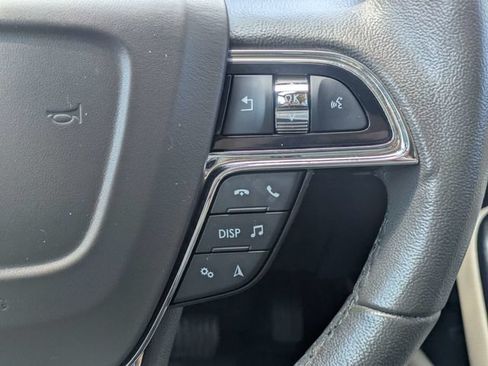 Used 2022 Lincoln Nautilus FWD w/ Premium Package image 27