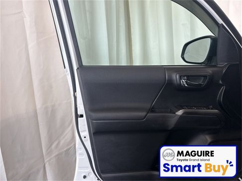 Used 2021 Toyota Tacoma TRD Off-Road image 16