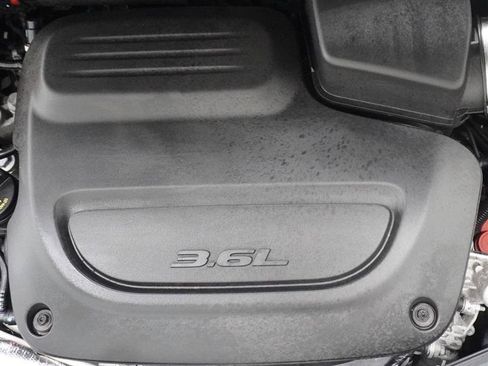 Used 2019 Chrysler Pacifica Touring-L Plus FWD image 42