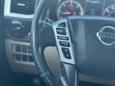 Used 2016 Nissan Titan SL image 23
