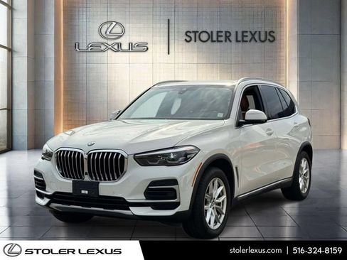Used 2022 BMW X5 xDrive40i w/ Premium Package AWD/4WD image 3
