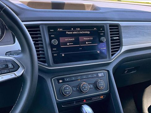 Used 2021 Volkswagen Atlas Cross Sport SE image 6