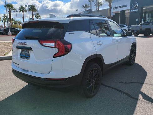 Used 2023 GMC Terrain SLE w/ Driver Convenience Package image 5