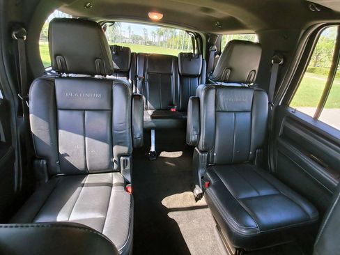 Used 2017 Ford Expedition Platinum RWD image 16