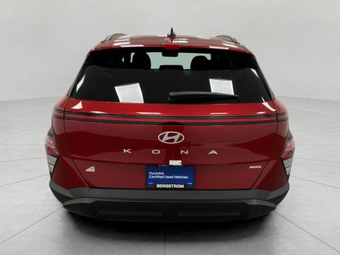 Used 2025 Hyundai Kona SEL image 4
