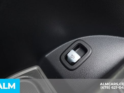 Used 2025 Mercedes-Benz GLC 300 4MATIC w/ AMG Line image 14